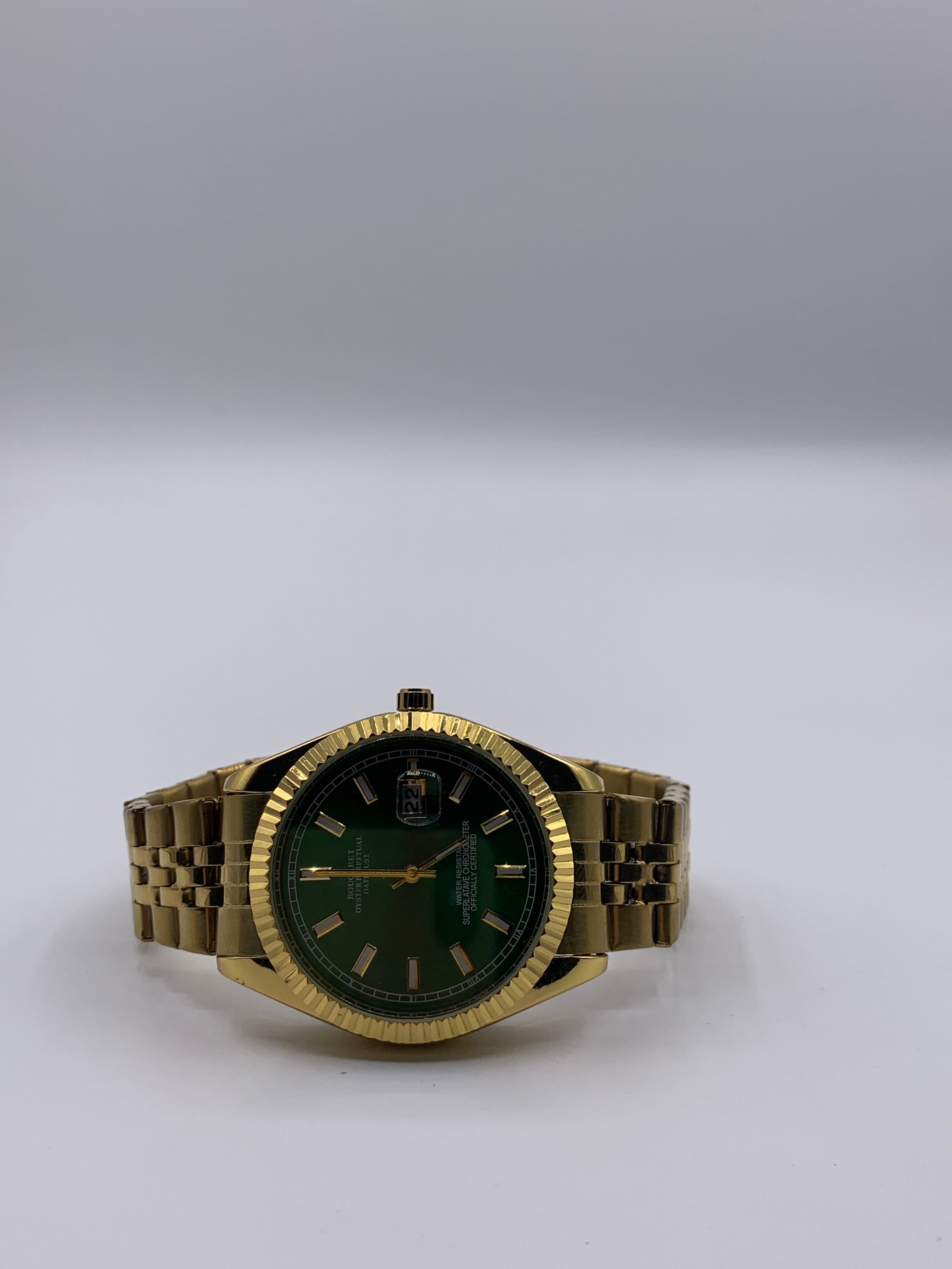 Men's Classic Gold-Tone Watch with Emerald Green Dial | Fluted Bezel & Jubilee Bracelet | Date Window | Luxury Dress Timepiece